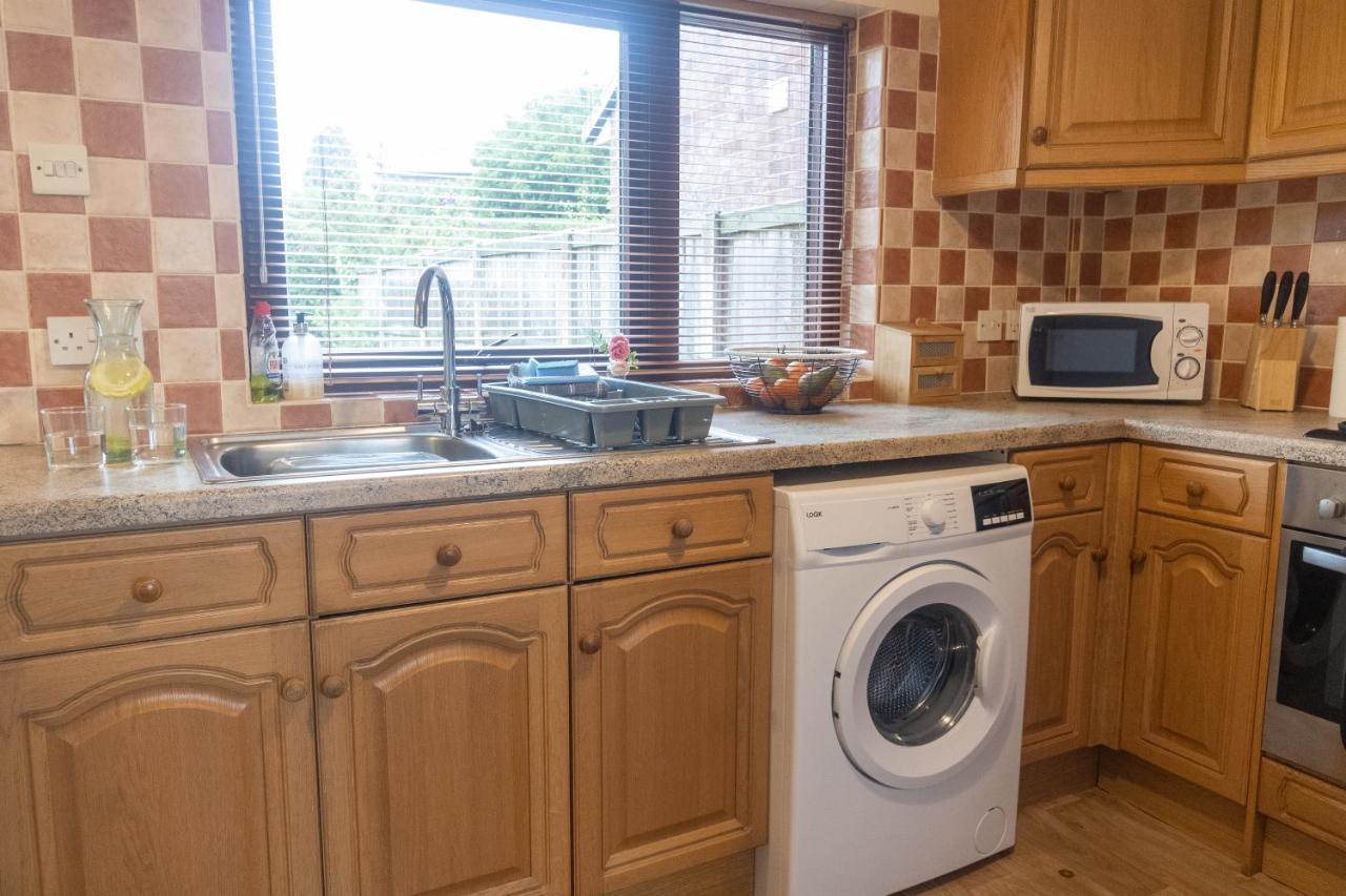 Adrian House, Near Hospital, Easy Parking + Garden Apartment Carlisle  Exterior foto